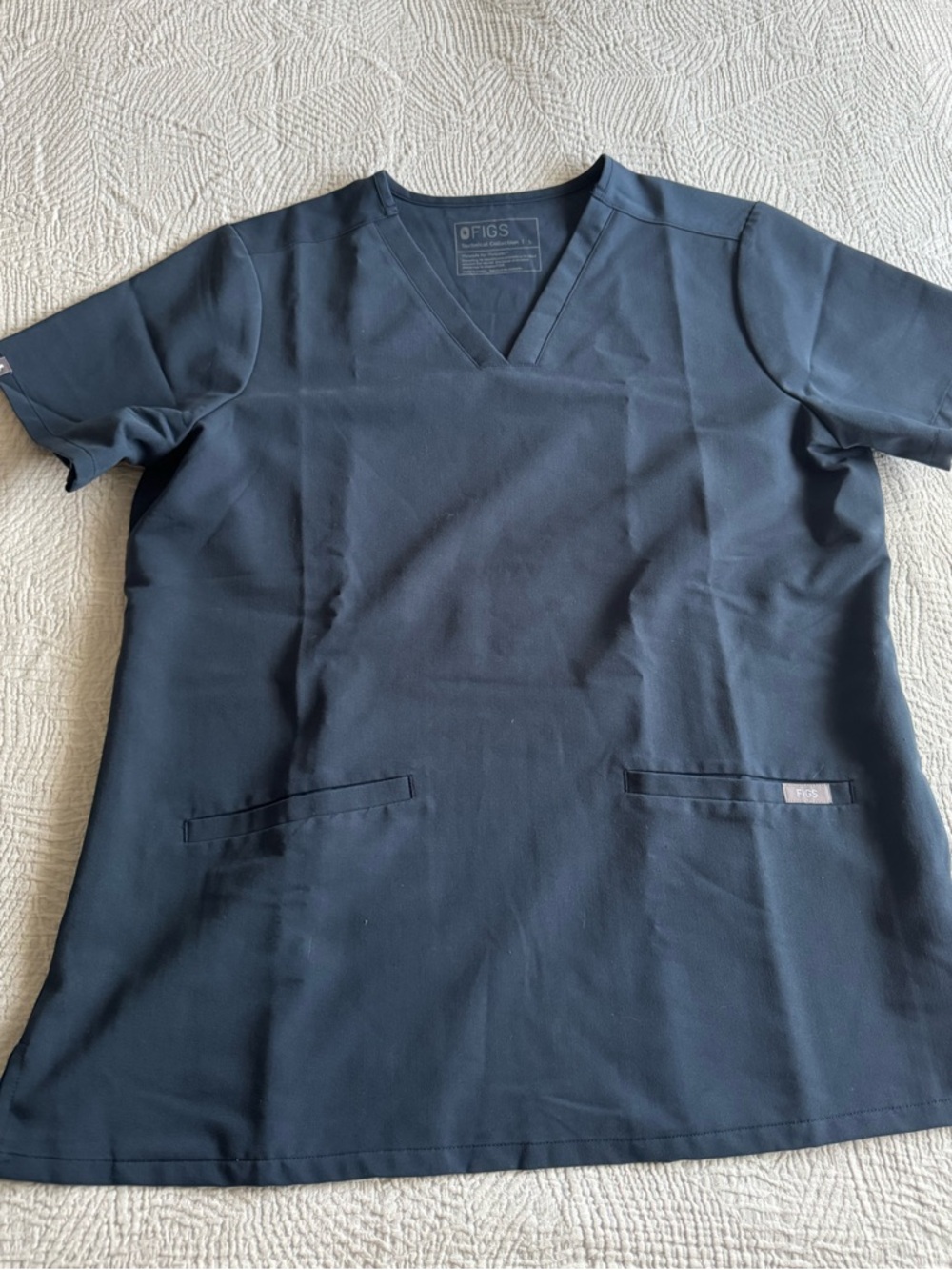 FIGS Casma 3 Pocket Scrub Top